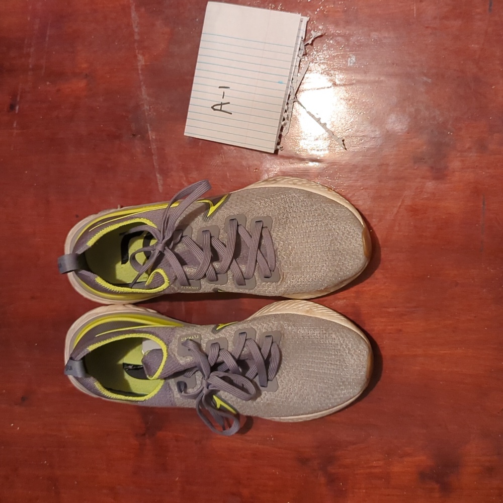 Nike men's fly knit react shoe. 10.5